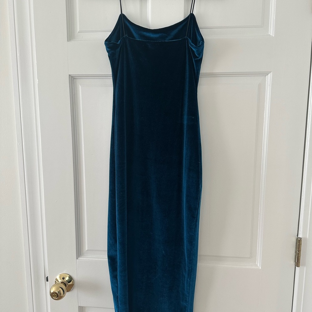 Elegant Blue Maxi Slip Dress with Spaghetti Straps for Night Out